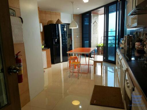 [Property ID: 100-113-25916] 3 Bedrooms 3 Bathrooms Size 282.04Sqm At Royal River Place for Sale 25000000 THB