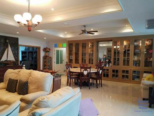 [Property ID: 100-113-25916] 3 Bedrooms 3 Bathrooms Size 282.04Sqm At Royal River Place for Sale 25000000 THB