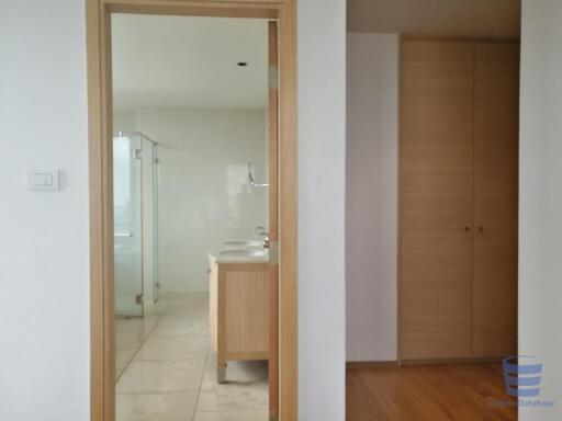 [Property ID: 100-113-23818] 3 Bedrooms 4 Bathrooms Size 164Sqm At The Empire Place for Rent 100000 THB