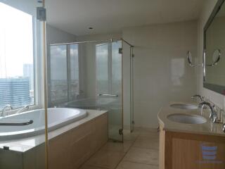 [Property ID: 100-113-23818] 3 Bedrooms 4 Bathrooms Size 164Sqm At The Empire Place for Rent 100000 THB