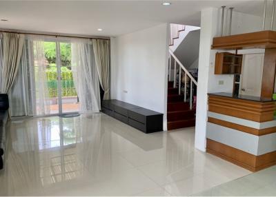 256 Sqm., 4 Beds House listed for ฿ 3,450,000.