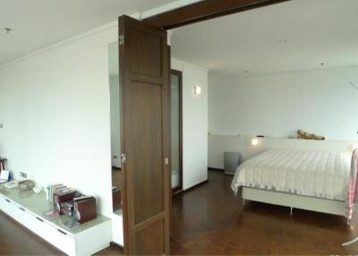 [Property ID: 100-113-23276] 2 Bedrooms 1 Bathrooms Size 102Sqm At Silom Suite for Rent and Sale