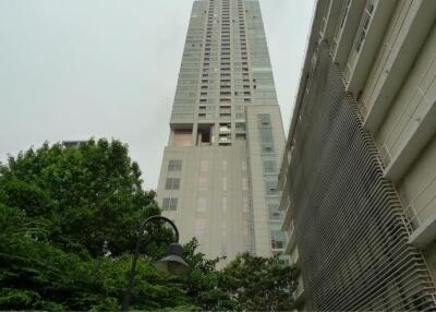 [Property ID: 100-113-23276] 2 Bedrooms 1 Bathrooms Size 102Sqm At Silom Suite for Rent and Sale