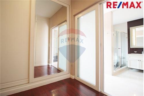 2 Sqm., 4 Beds, 5 Baths Townhouse listed for ฿ 26,000,000.