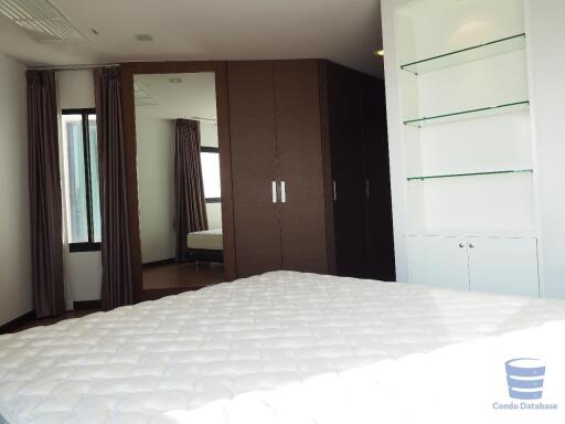 [Property ID: 100-113-23195] 3 Bedrooms 3 Bathrooms Size 200.12Sqm At Sathorn Gardens for Rent 100000 THB