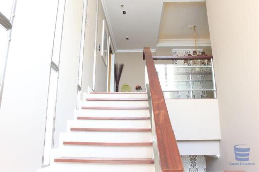 [Property ID: 100-113-25393] 3 Bedrooms 3 Bathrooms Size 325Sqm At Millennium Residence for Rent 220000 THB