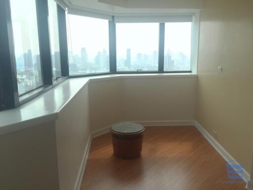 [Property ID: 100-113-22895] 3 Bedrooms 4 Bathrooms Size 260Sqm At President Park Sukhumvit 24 for Rent 77000 THB
