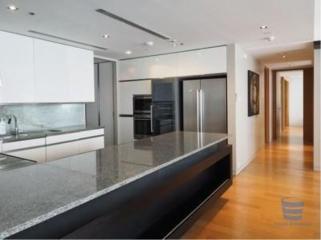 [Property ID: 100-113-24018] 3 Bedrooms 3 Bathrooms Size 198Sqm At The Met for Rent