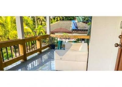 Two Story Townhouse Near The Beach In Taling Ngam