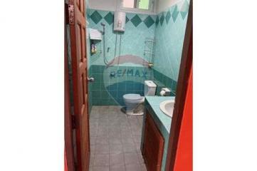 Two Story Townhouse Near The Beach In Taling Ngam