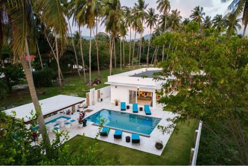 Luxury 3 Bedroom Beachfront villa