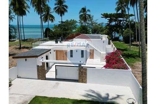 Stunning 3-bedroom beachfront villa for sale