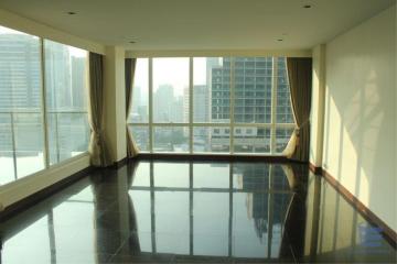 [Property ID: 100-113-22391] 3 Bedrooms 4 Bathrooms Size 345Sqm At Le Raffine Jambunuda Sukhumvit 31 for Rent 180000 THB