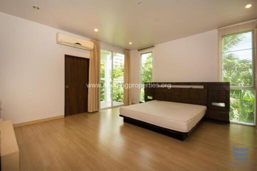 [Property ID: 100-113-21246] 3 Bedrooms 3 Bathrooms Size 165Sqm At ＠ Sukhumvit 24 Home for Rent 75000 THB