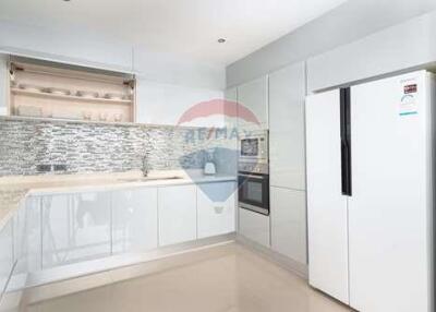 175 Sqm., 2 Beds, 2 Baths House listed for ฿ 12,500,000.