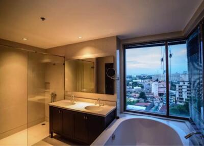 [Property ID: 100-113-20994] 3 Bedrooms 4 Bathrooms Size 161Sqm At The Emporio Place for Sale 35500000 THB