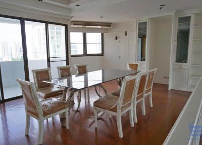 [Property ID: 100-113-20608] 3 Bedrooms 4 Bathrooms Size 371Sqm At Modern Town for Sale 16000000 THB