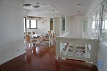 [Property ID: 100-113-20608] 3 Bedrooms 4 Bathrooms Size 371Sqm At Modern Town for Sale 16000000 THB