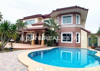 Luxury House with Pool for Sale in East Pattaya