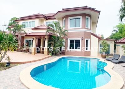Luxury House with Pool for Sale in East Pattaya