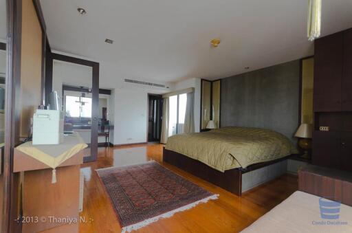 [Property ID: 100-113-26924] 4 Bedrooms 4 Bathrooms Size 245Sqm At Sukhumvit Park for Sale 30000000 THB