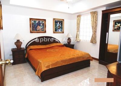 Condo at Shining Star for Sale in Jomtien