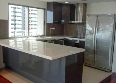 [Property ID: 100-113-26986] 3 Bedrooms 3 Bathrooms Size 236Sqm At Sathorn Park Place for Rent 90000 THB