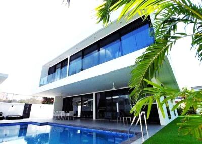 Modern House on Pratamnak Hill Pattaya