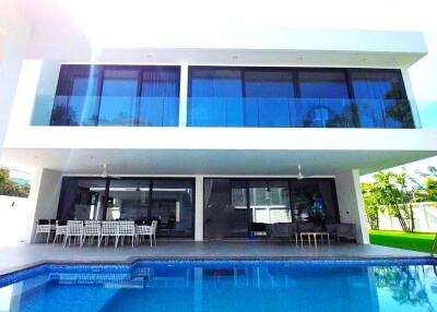 Modern House on Pratamnak Hill Pattaya