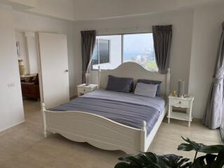 Spacious 1 Bedroom Condo With Sea View