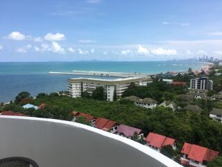 Spacious 1 Bedroom Condo With Sea View