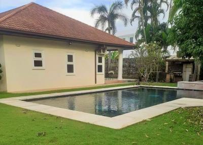 Private Poolvilla at Mabprachan for sale