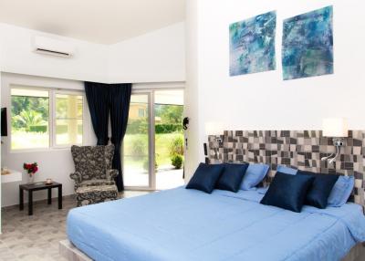 Prestigious Poolvilla with guest rooms in Koh Chang