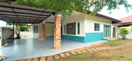 Spacious 3 bedroom house in Banglamung