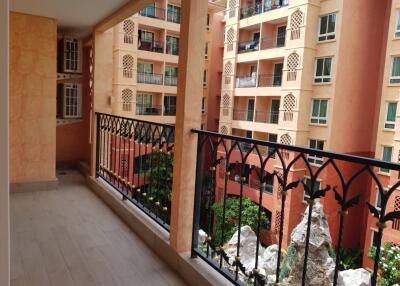 Condo with 2 bedrooms and pool view