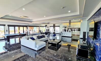 Amazing Penthouse Condo Pratumnak Pattaya