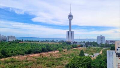 1 Bedroom corner unit with city and sea view