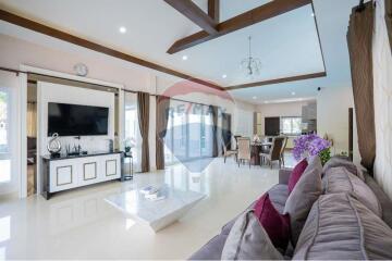 Urgent sale, luxury pool villa house, new project, Dusit Pattaya Hill