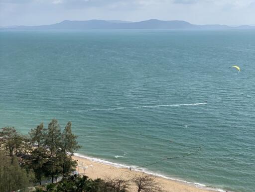 Beachfront condo in Na Jomtien Pattaya