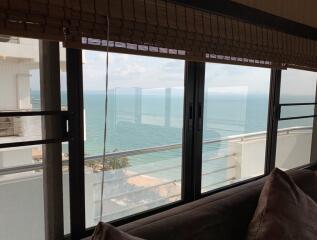 Beachfront condo in Na Jomtien Pattaya