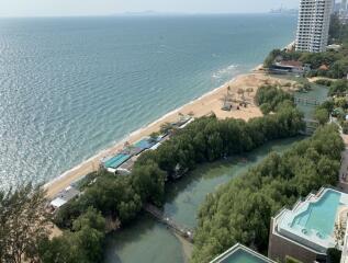 Beachfront condo in Na Jomtien Pattaya