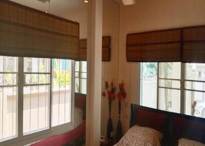 Comfortable 2 bedroom house with private pool
