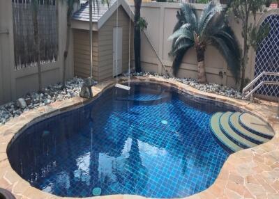 Comfortable 2 bedroom house with private pool