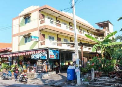 Three-Story Apartment in Thappraya Road