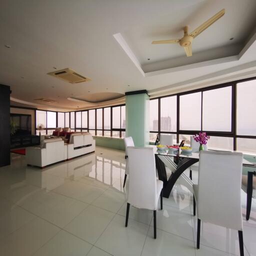 Reduced to sell stunning Beachfront Duplex-Penthouse