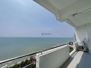 3 Bedrooms Condo in Beach Villa Viphavadi Na Jomtien C010644