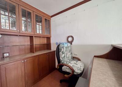 3 Bedrooms Condo in Beach Villa Viphavadi Na Jomtien C010644