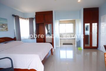 A.D. Hyatt Condo for Sale in Na Kluea