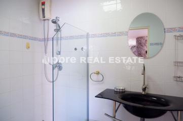 6 Bed Silver Beach Condo for Sale in Wongamat