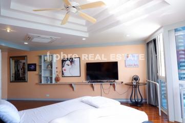 6 Bed Silver Beach Condo for Sale in Wongamat